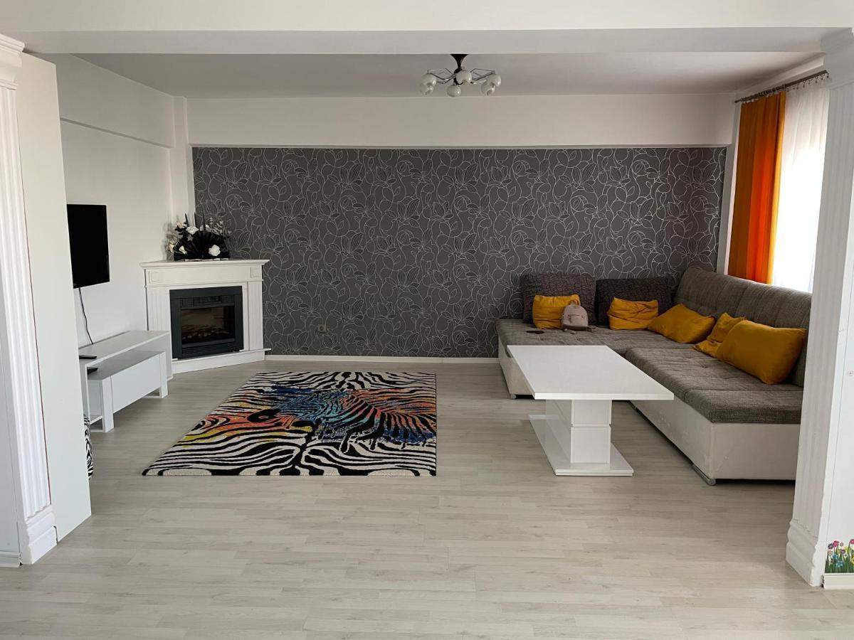 Panoramic M&M Apartment Сучава Екстер'єр фото