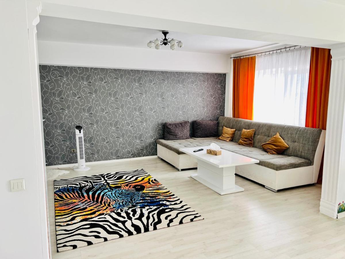 Panoramic M&M Apartment Сучава Екстер'єр фото